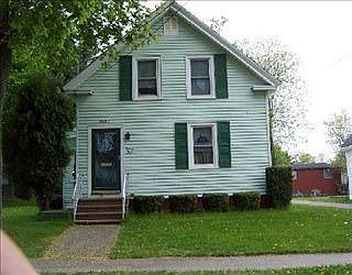 2nd image of 25 Allen St