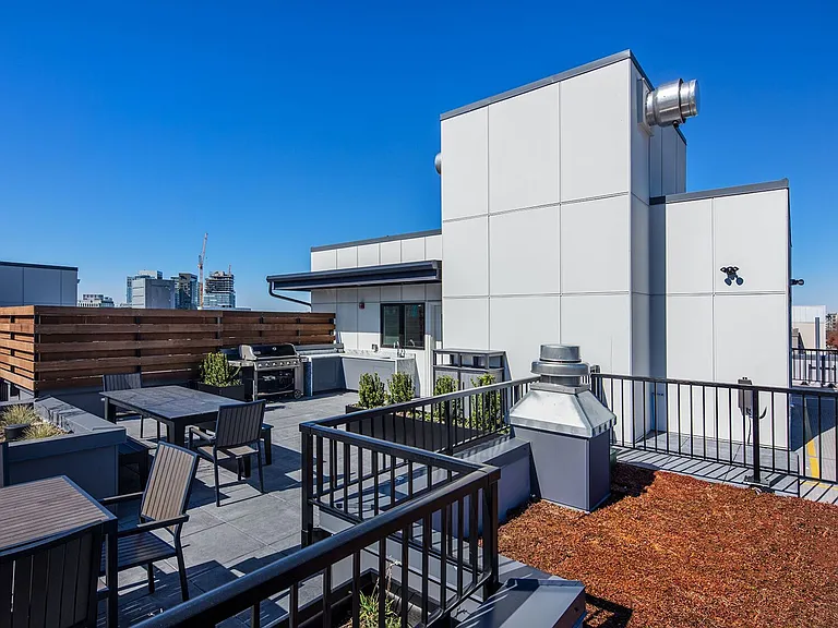 722 E Pike St — Photo 11