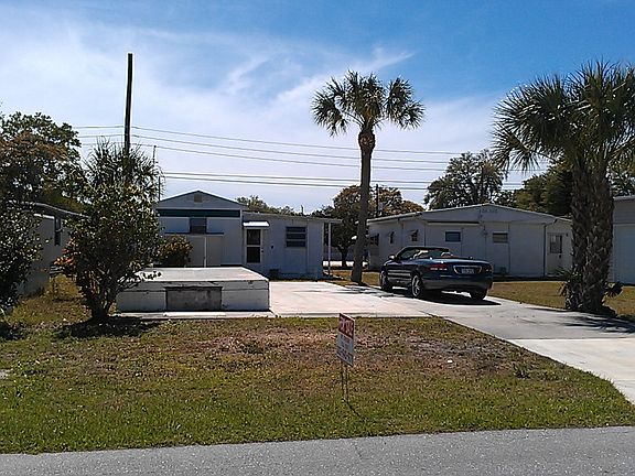 3rd image of 912 50th Avenue Dr W
