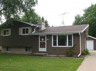 2333 N Sheridan St, Oshkosh, WI 54901