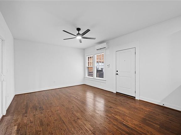 3rd image of 405 4th St NE APT 9