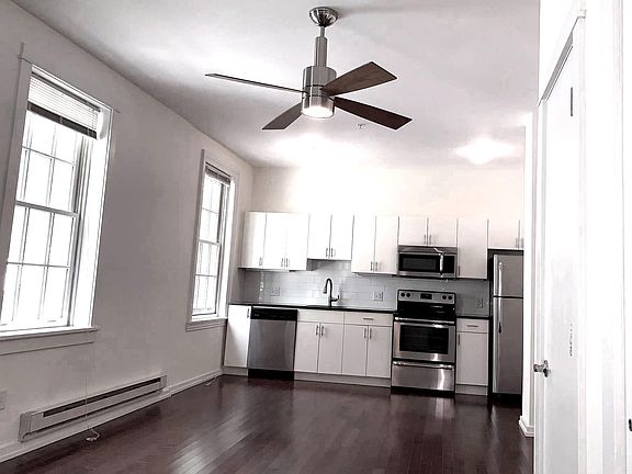 2nd image of 1300 Spruce St APT 2E
