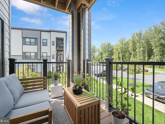 4th image of 10401 Resort Rd Unit L