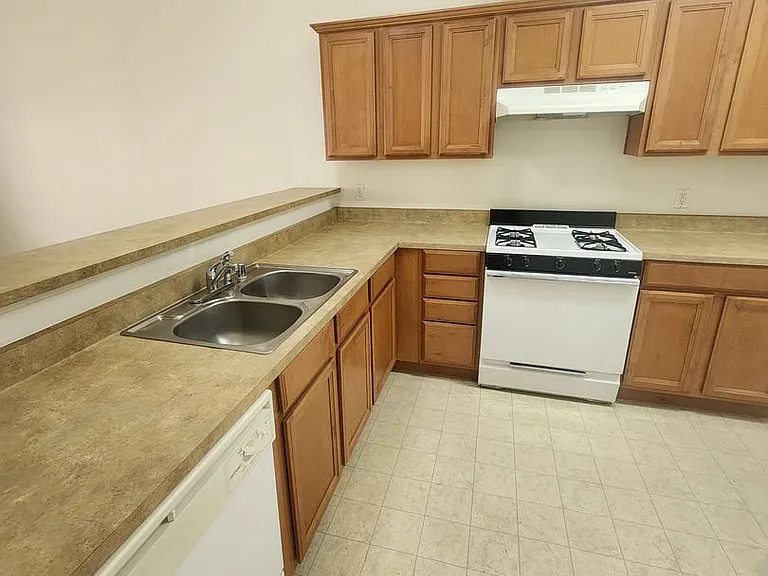 200 S 13th St #310 — Photo 5