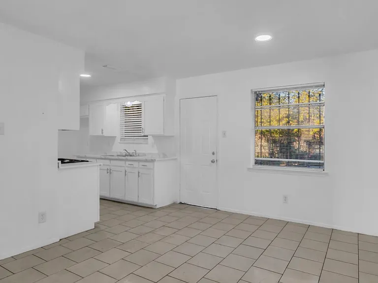 6490 Tumbling Creek Trl — Photo 6
