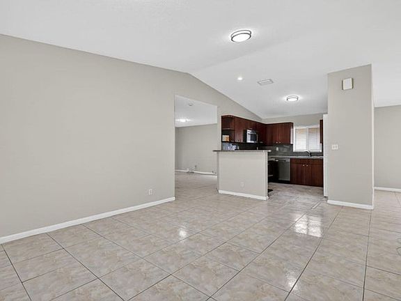 5th image of 2208 Evans St
