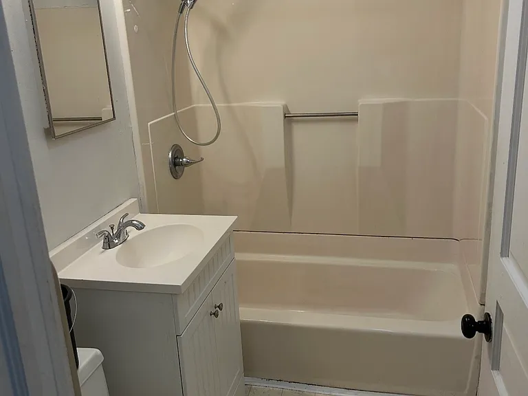 75 Carmel Rd #1W — Photo 6