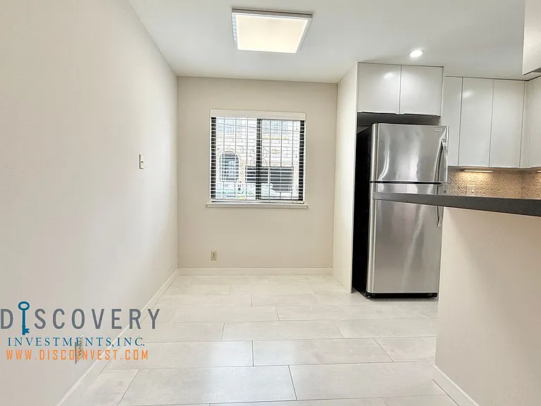 Athol Ave. 266 — Photo 4