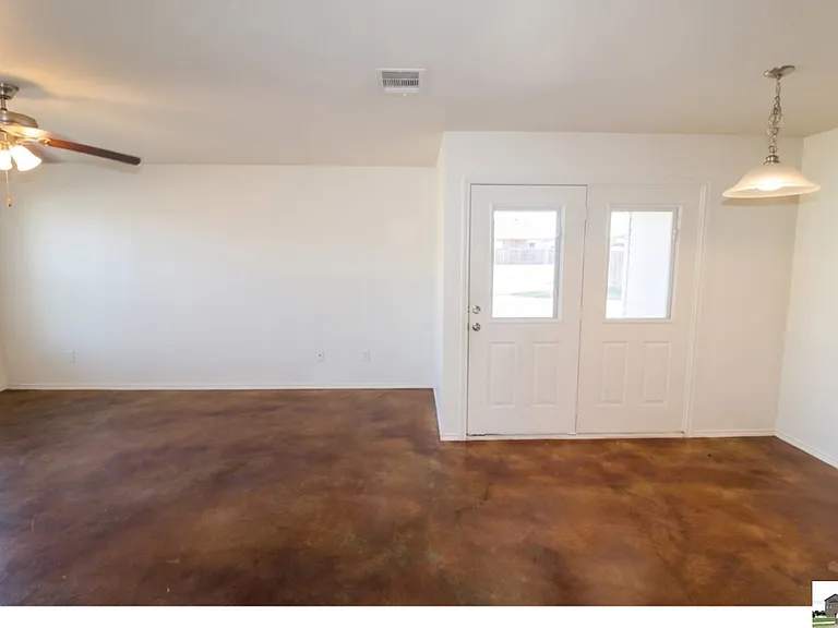 2923 Starlight Dr #B — Photo 3