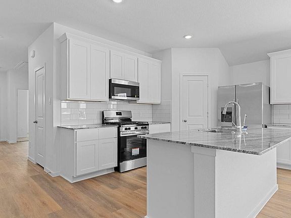 3rd image of 1011 Paddlefish Ln