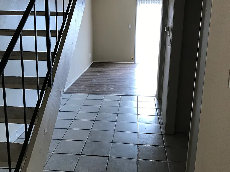 Glenn Apartments — Photo 9