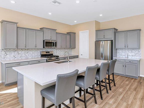 2nd image of 5521 N 193RD Avenue