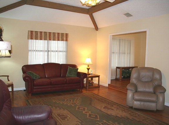 5th image of 2012 Baywood Dr