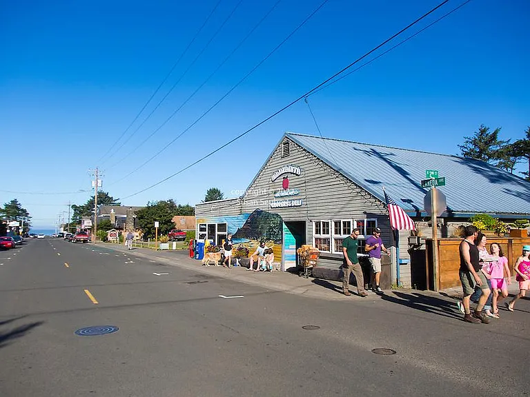 Boutique shopping and dining in downtown Manzanita