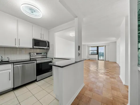 7855 Blvd East image 2 of 22