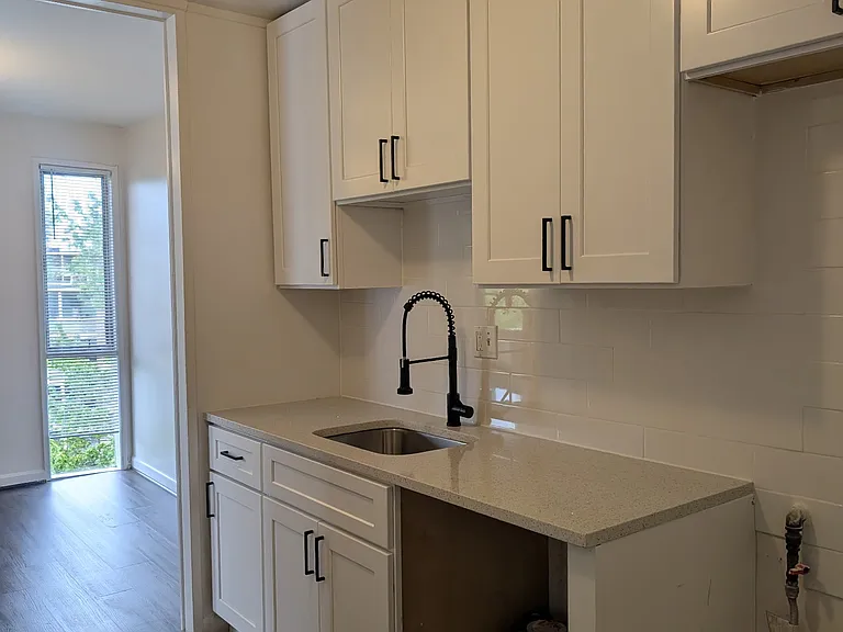 7232 Donnell Pl #D7 — Photo 8