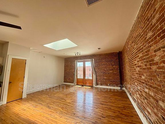 5th image of 1130D Jones St