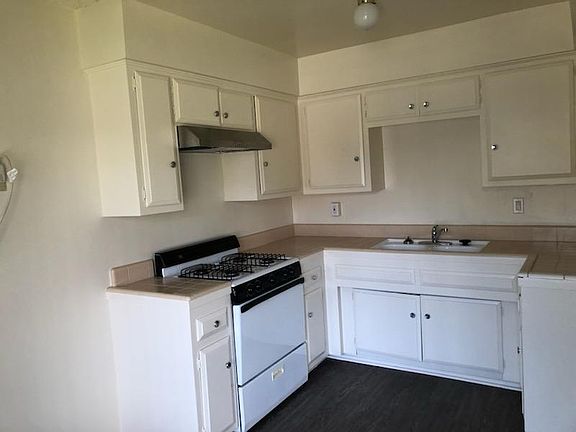 2nd image of 845 Bonita Ave