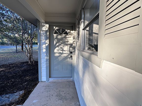 3rd image of 1317 N Milam St