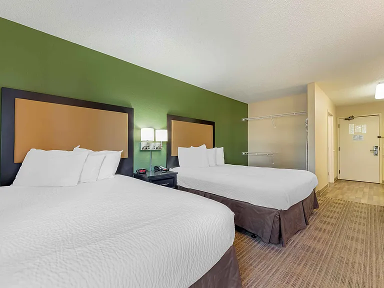 Studio Suite - 2 Full Beds