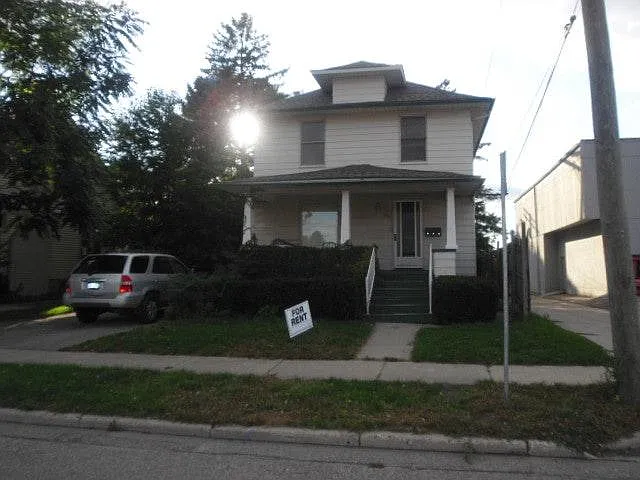114 S West St #3