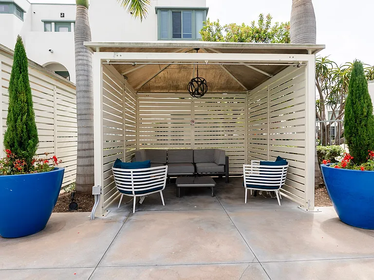 Dylan Point Loma Apartments — Photo 6