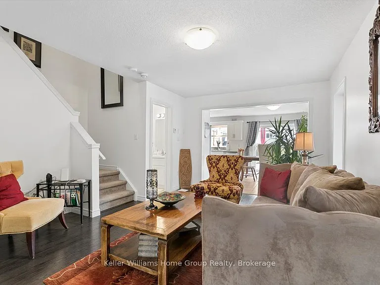 12 Ambrous Cres — Photo 6