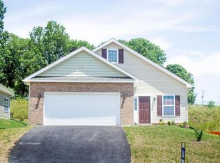 1911 Lawson Ln, Vinton, VA 24179