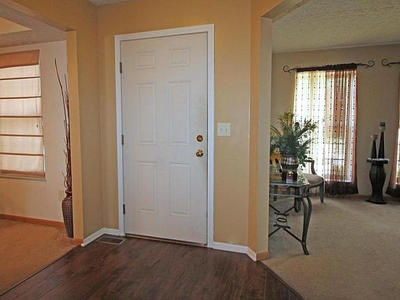 2nd image of 4361 Knoll Crest Dr