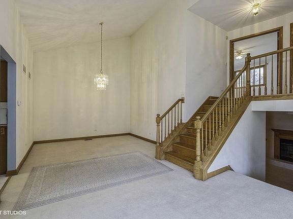 4th image of 16103 Lake Villa Ave