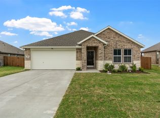 210 Pennington Rd, Nevada, TX 75173