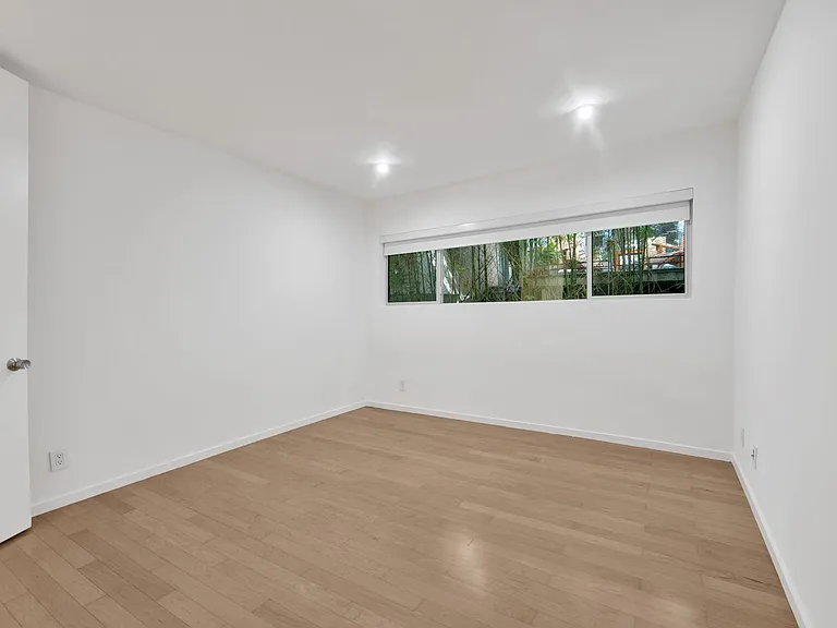 1147 N Clark St #206 — Photo 20