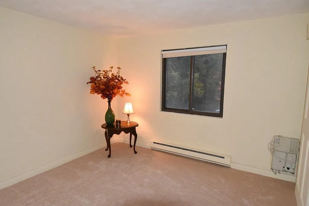 2 bed, 802 sqft, $1,950 — Photo 2