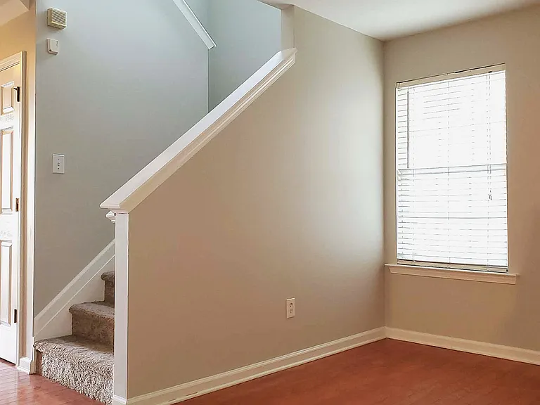 300 Cottonwood Creek Cir — Photo 17