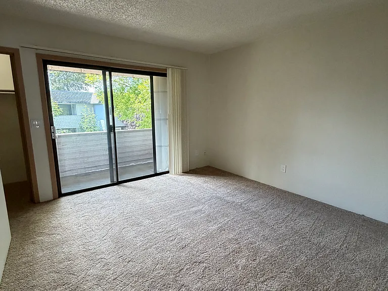 14338 SW Farmington Rd — Photo 9