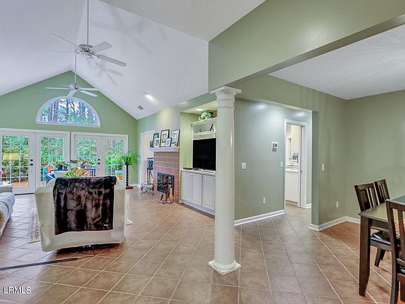 3rd image of 12 Cottonwood Lane