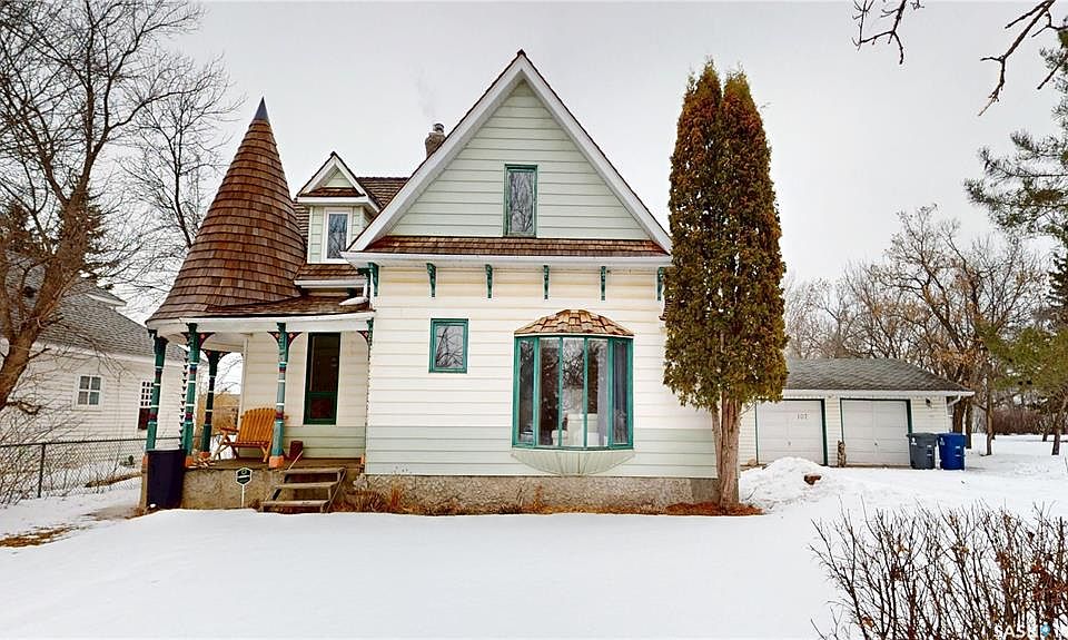 1st image of 107 3rd AVENUE