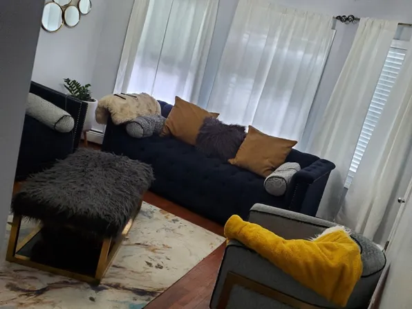 (undisclosed Address), Pawtucket, RI 02860