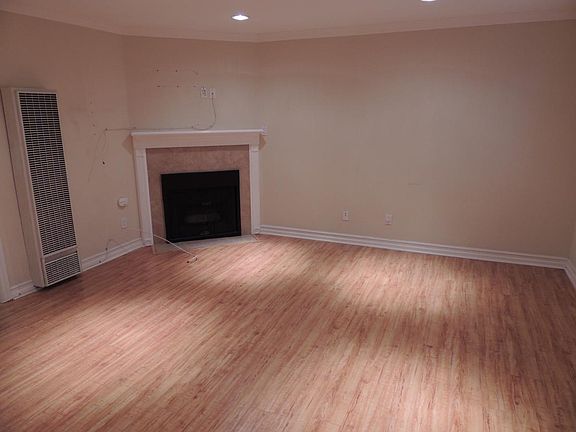 5th image of 3529 East Broadway