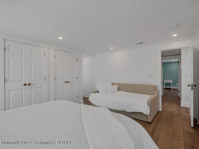 64 Curtis Ave — Photo 42