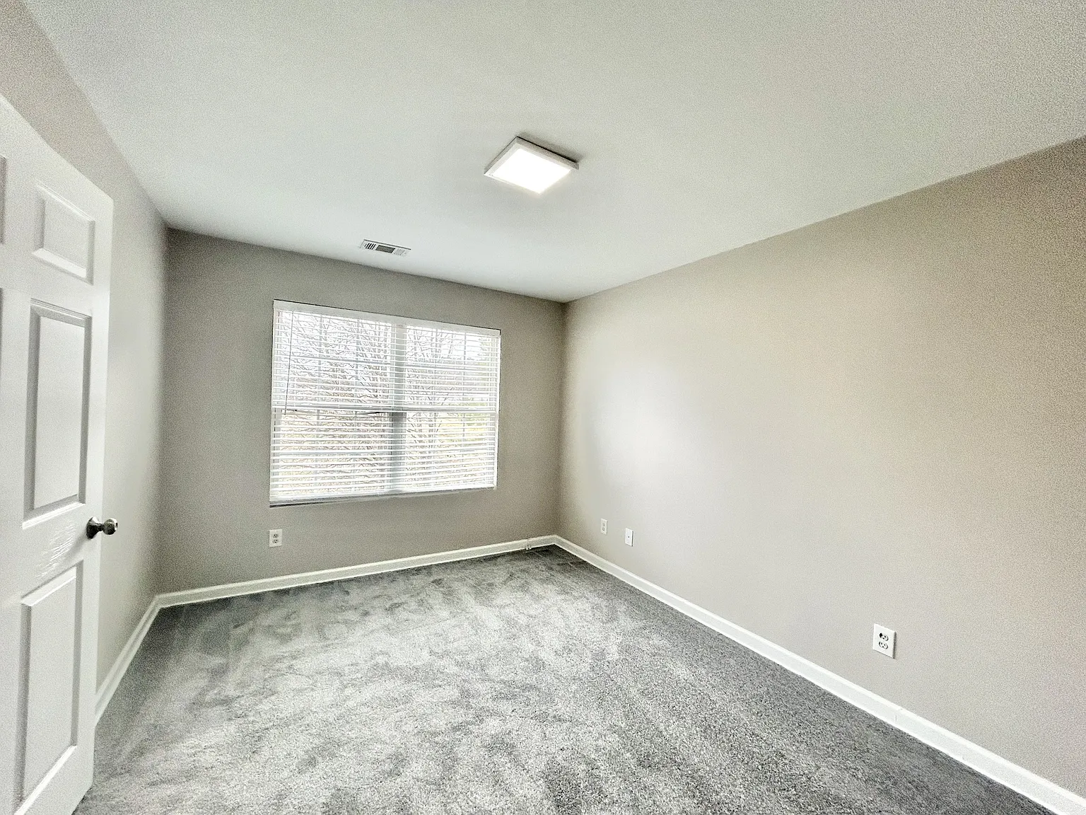 1026 Wheel House Ln — Photo 2