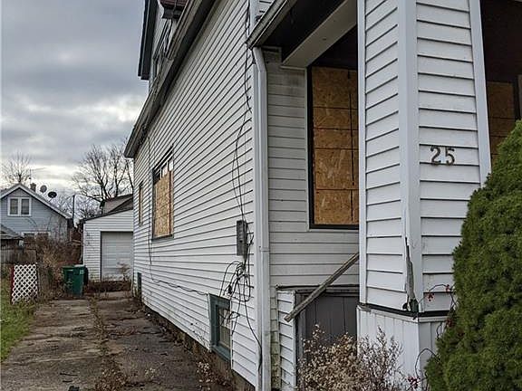 4th image of 25 Thornton Ave