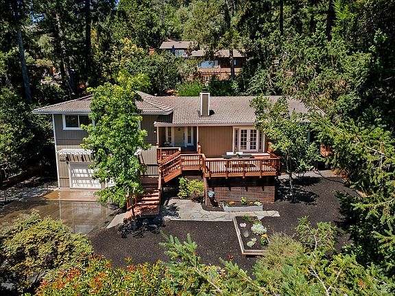 4th image of 2097 Manzanita Avenue