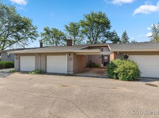 4343 Walnut Hills Dr SE, Kentwood, MI 49512