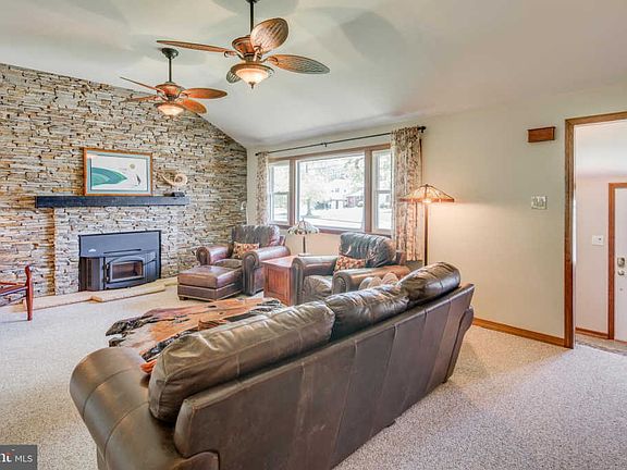 5th image of 144 Cherry Tree Ln W