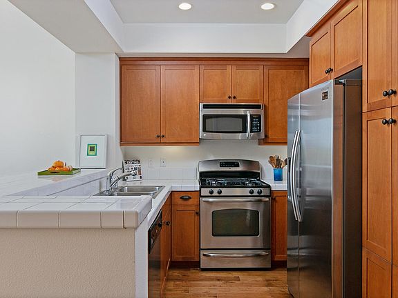 3rd image of 4365 Carpinteria Ave #6