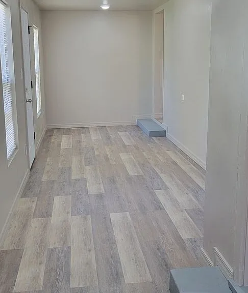 2112 Axtell St — Photo 6