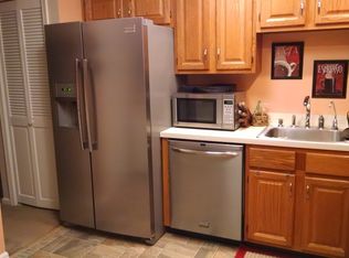 172 Milkweed Ct, Three Bridges, NJ 08887