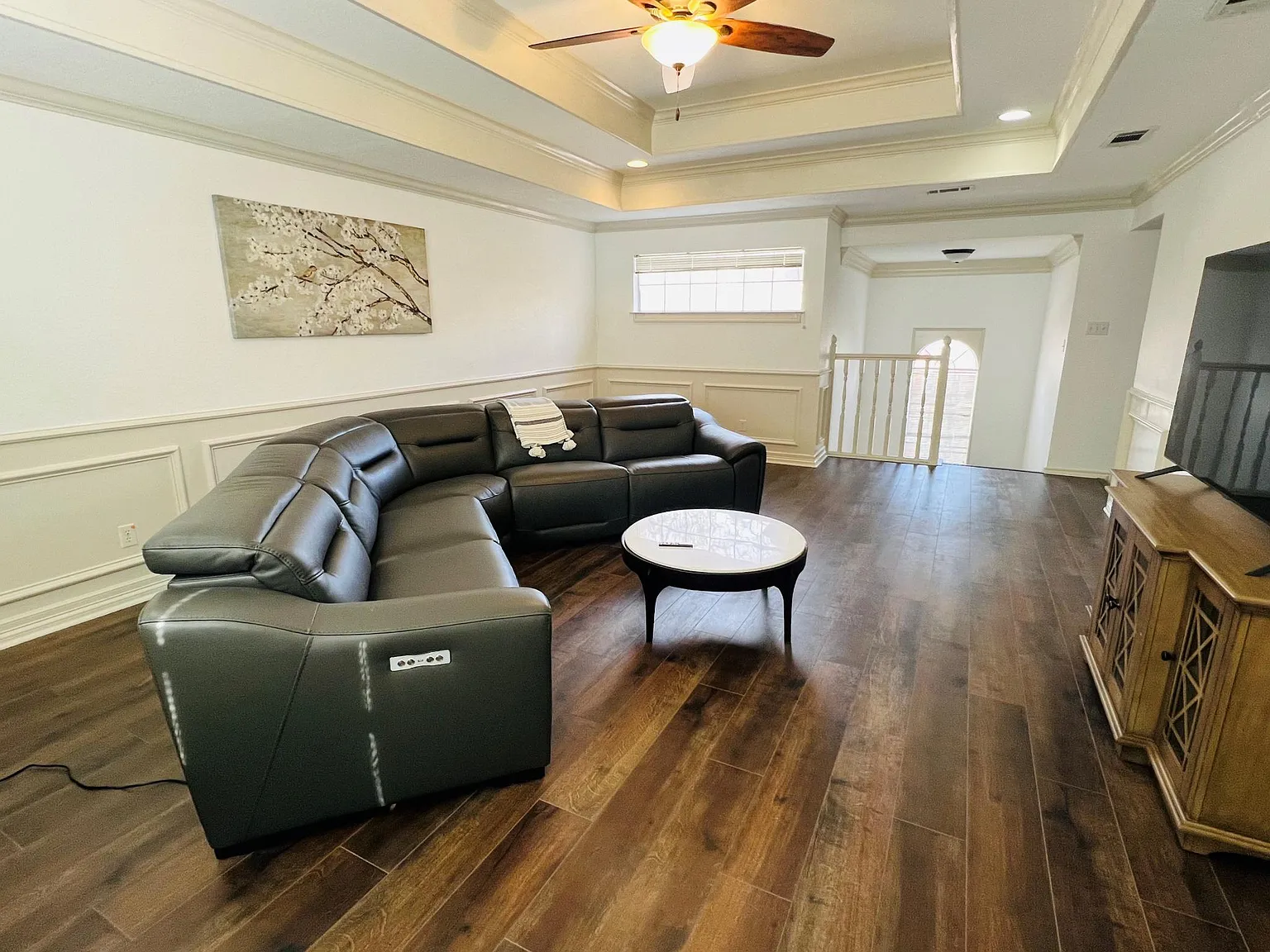 3 bed, 2294 sqft, $6,800 — Photo 3