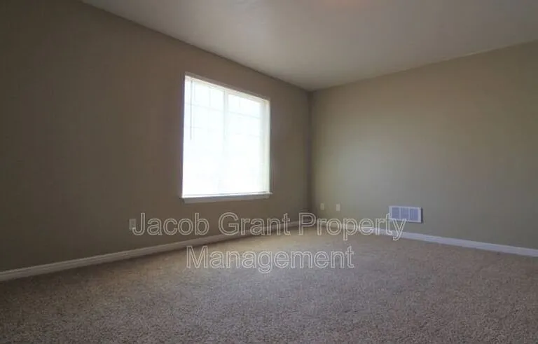980 Eve Dr #1 — Photo 7